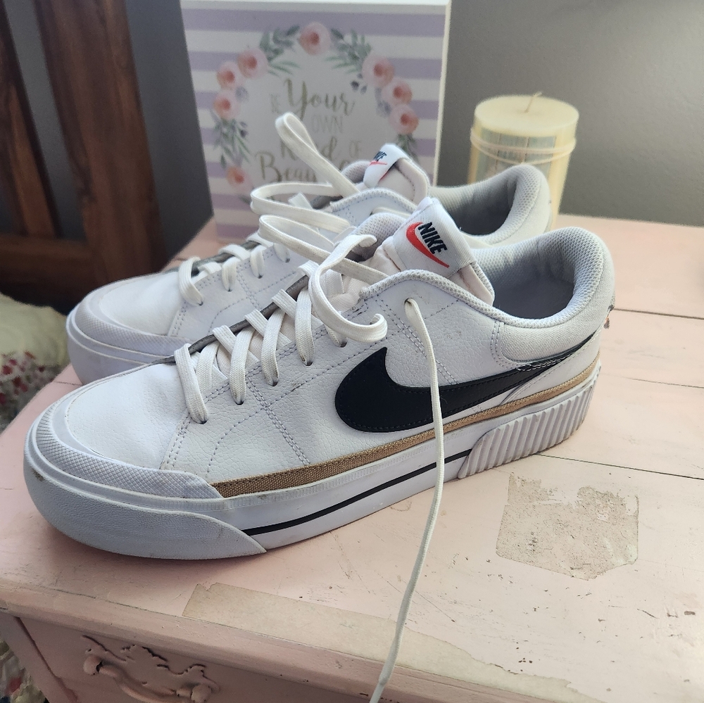 Nike Court Legacy Women's Size 11
